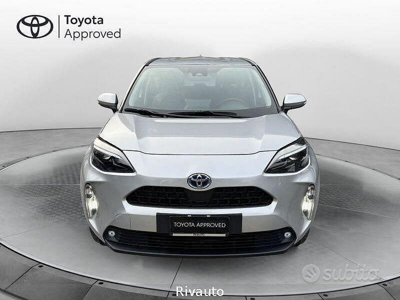 Usata Toyota Yaris Cross Active 116 CV (85 kW) 2022 Grigio SUV