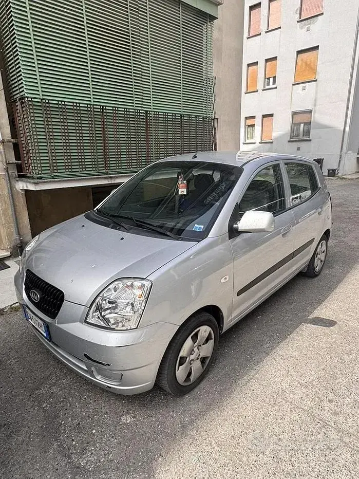 Usata Kia Picanto 61 CV (44 kW) 2005 Grigio Utilitaria