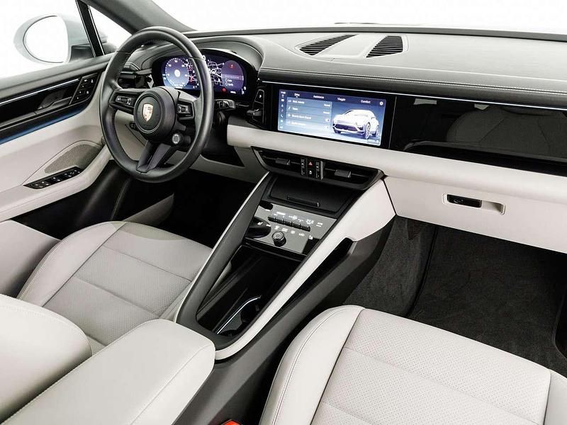 Usata Porsche Macan 284 kW (387 CV) 2024 Grigio SUV