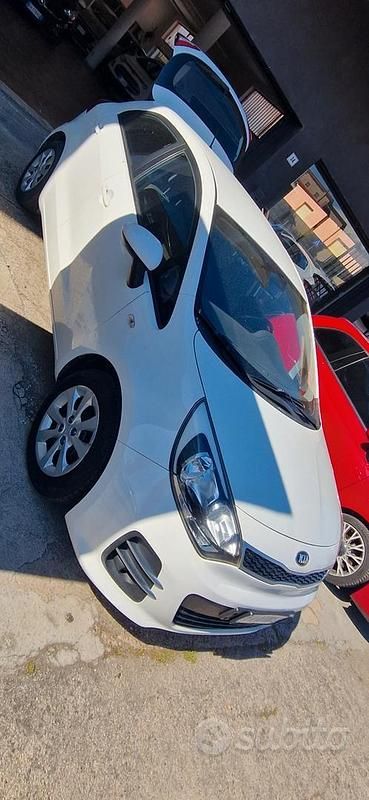 Usata Kia Rio 2015 Bianco Berlina