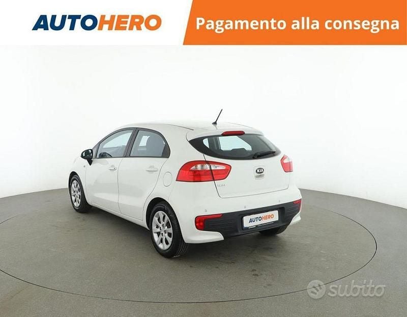Usata Kia Rio Active 85 CV (62 kW) 2015 Bianco Berlina
