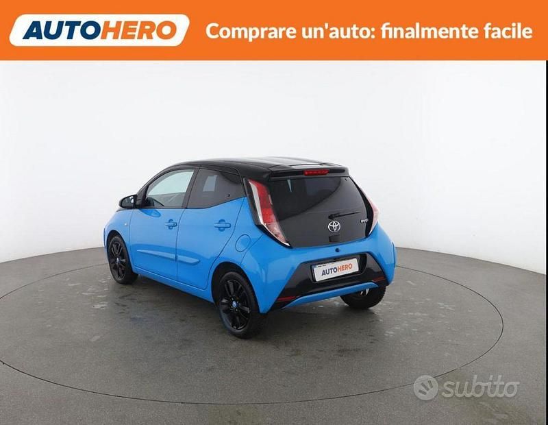 Usata Toyota Aygo X-cite 69 CV (50 kW) 2016 Blu Utilitaria
