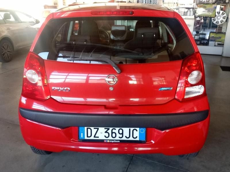 Usata Nissan Pixo 66 CV (48 kW) 2009 Rosso Utilitaria