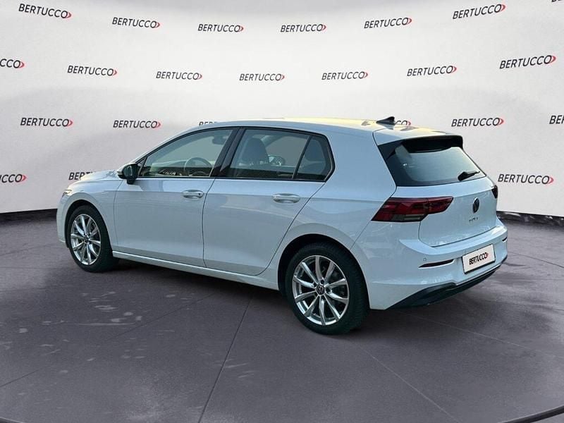 Usata VW Golf VIII Life 131 CV (96 kW) 2021 Bianco Berlina