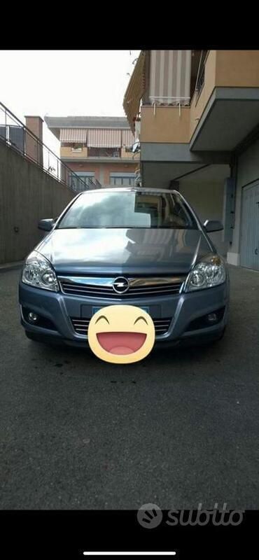 Usata Opel Astra Enjoy 101 CV (74 kW) 2007 Grigio Berlina