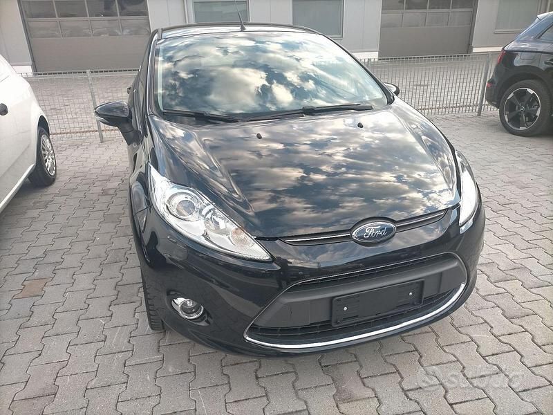 Usata Ford Fiesta 2012 Nero Berlina