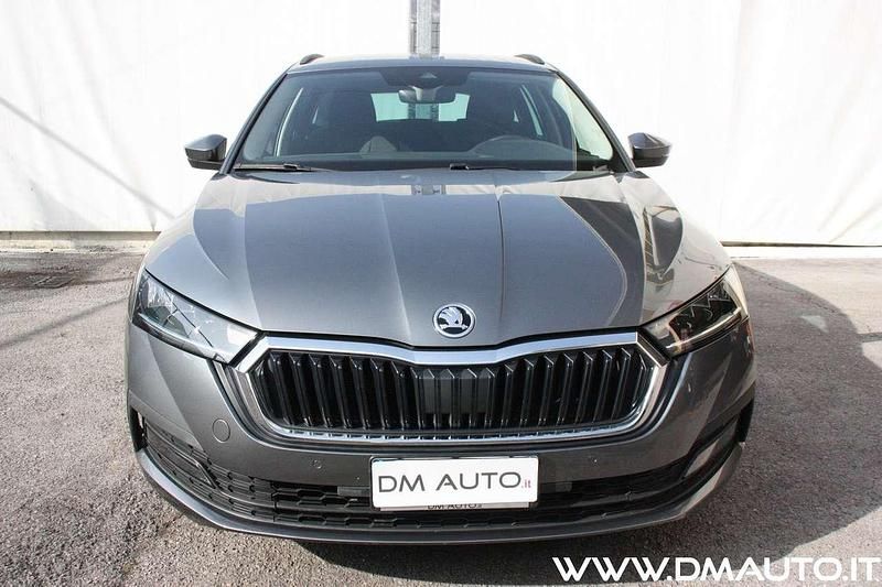 Usata Skoda Octavia Executive 150 CV (110 kW) 2023 Grigio Station wagon