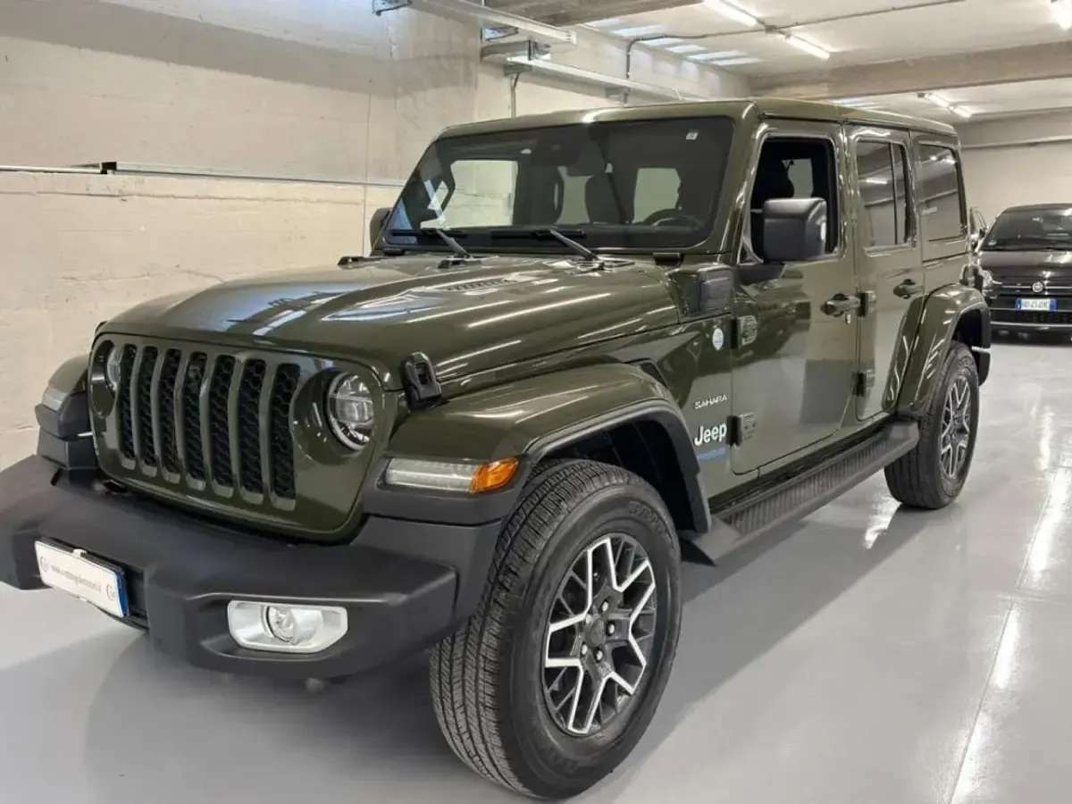 Usata Jeep Wrangler Unlimited Sahara 272 CV (200 kW) 2022 Verde scuro SUV