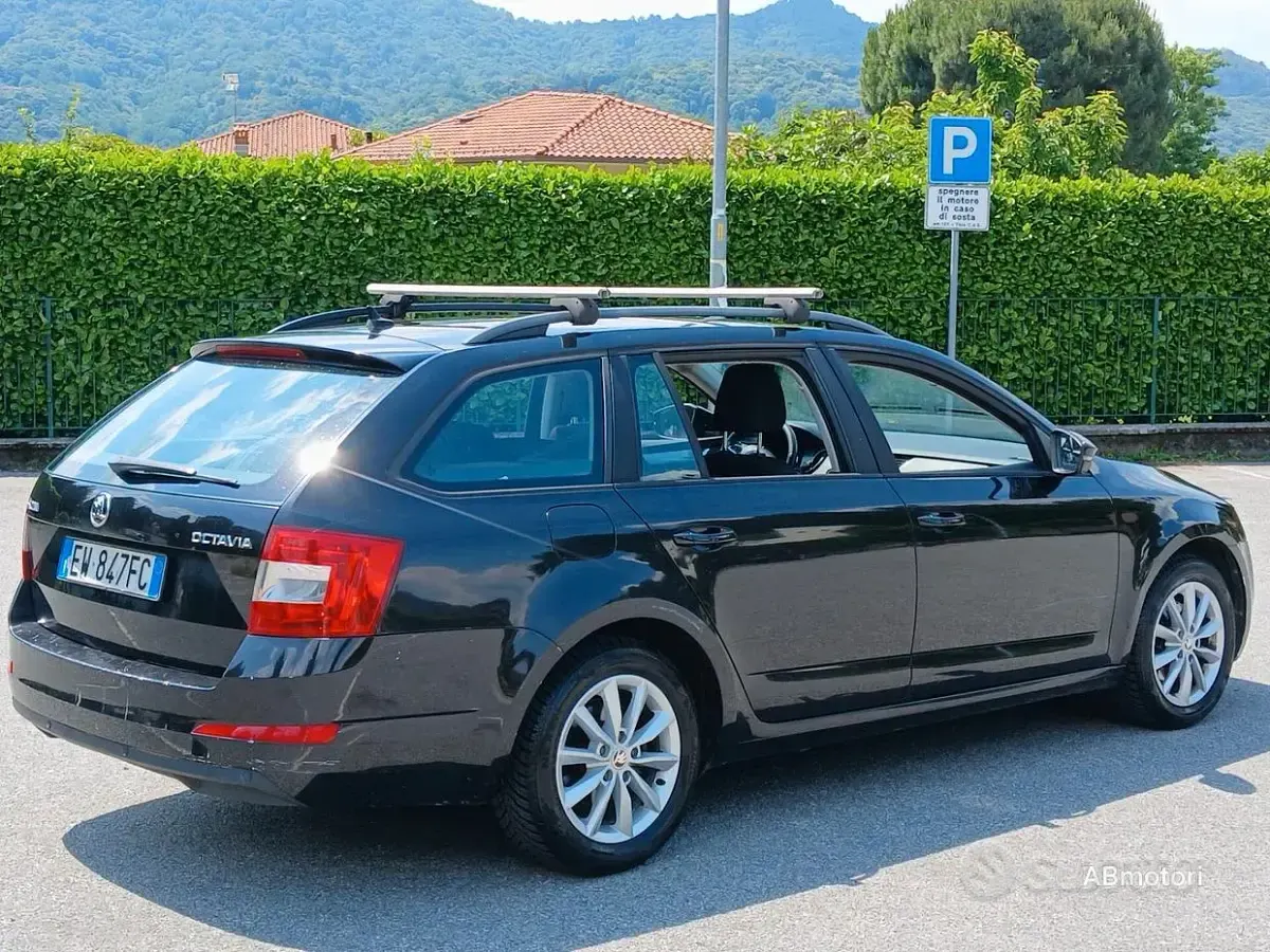 Usata Skoda Octavia Elegance 140 CV (102 kW) 2014 Nero Station wagon