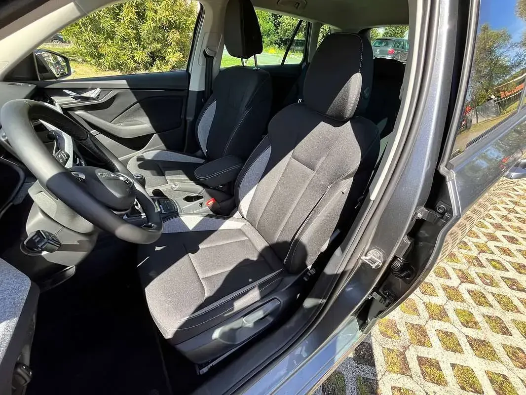Usata Skoda Kamiq 116 CV (85 kW) 2025 Grigio SUV