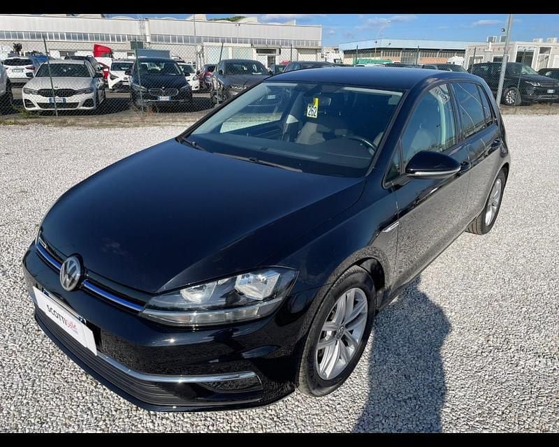Begagnad VW Golf VII Executive 131 HK (96 kW) 2019