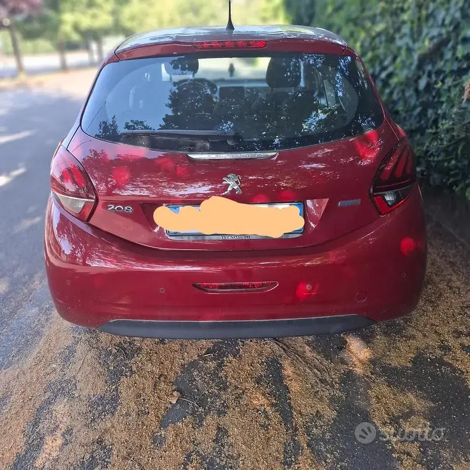 Usata Peugeot 208 82 CV (60 kW) 2017 Rosso Utilitaria