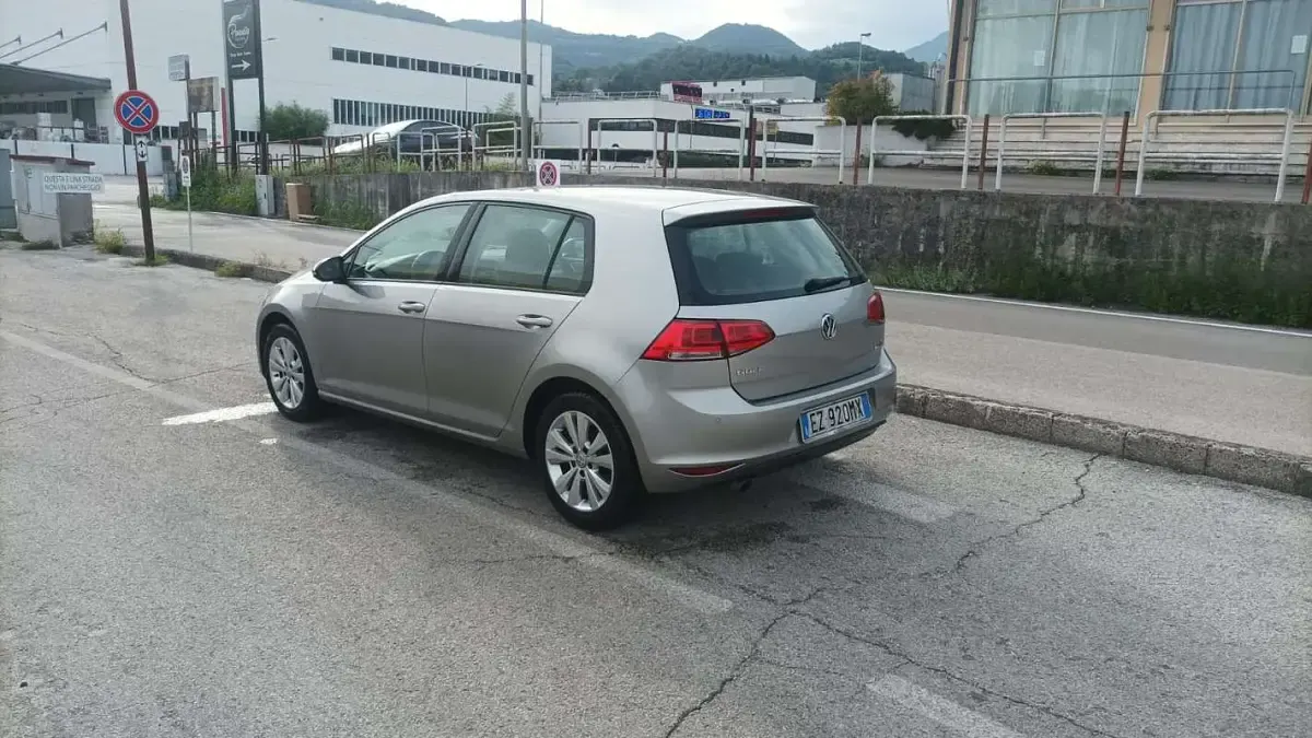 Usata VW Golf VII Business 110 CV (80 kW) 2015 Station wagon