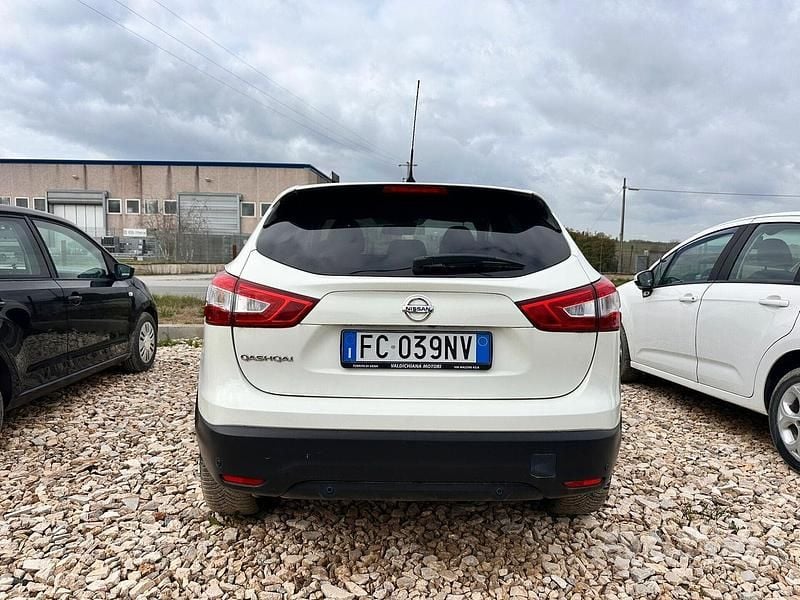 Occasion Nissan Qashqai Tekna 116 ch (85 kW) 2016 Blanc SUV
