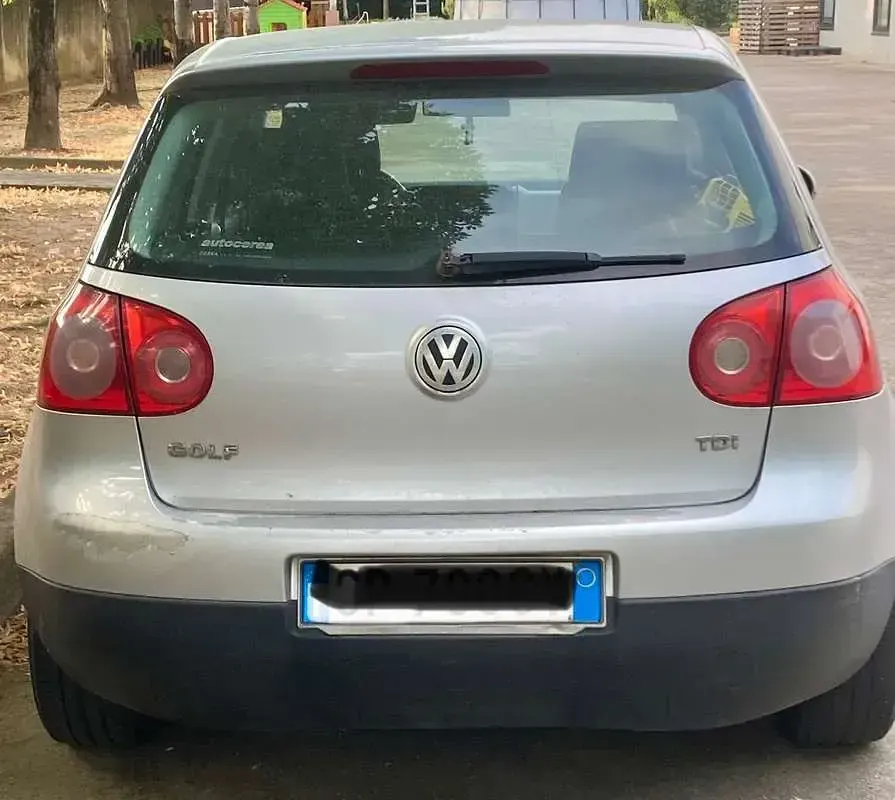 Usata VW Golf IV 90 CV (66 kW) 2004 Grigio Berlina