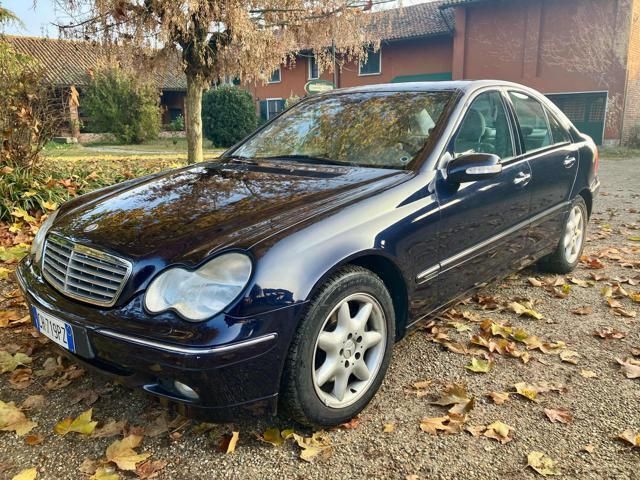 Usata Mercedes C320 Elegance 218 CV (160 kW) 2003 Blu Berlina