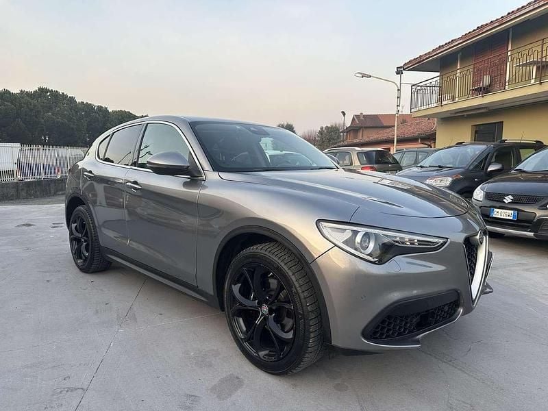 Usata Alfa Romeo Stelvio 280 CV (205 kW) 2017 Grigio SUV