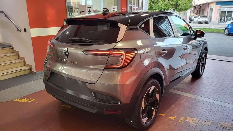 Nuova Renault Captur Techno 91 CV (66 kW) 2025 Grigio SUV