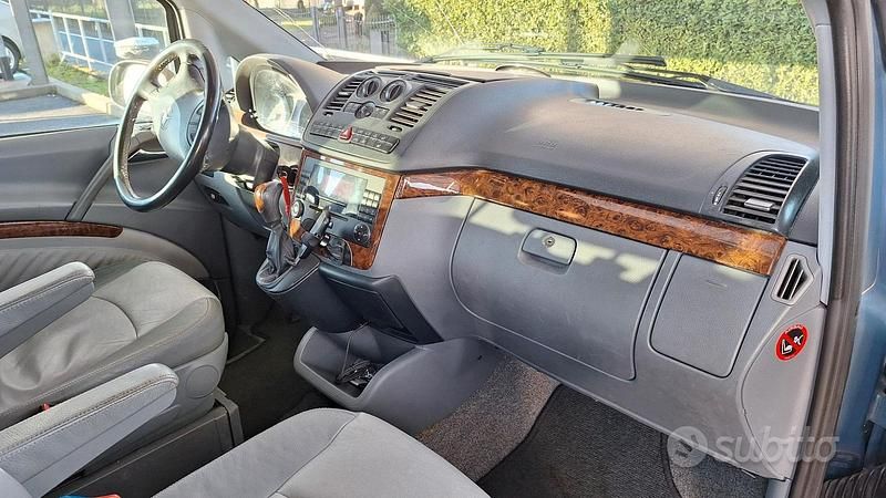 Usata Mercedes Viano 2009 Blu Monovolume