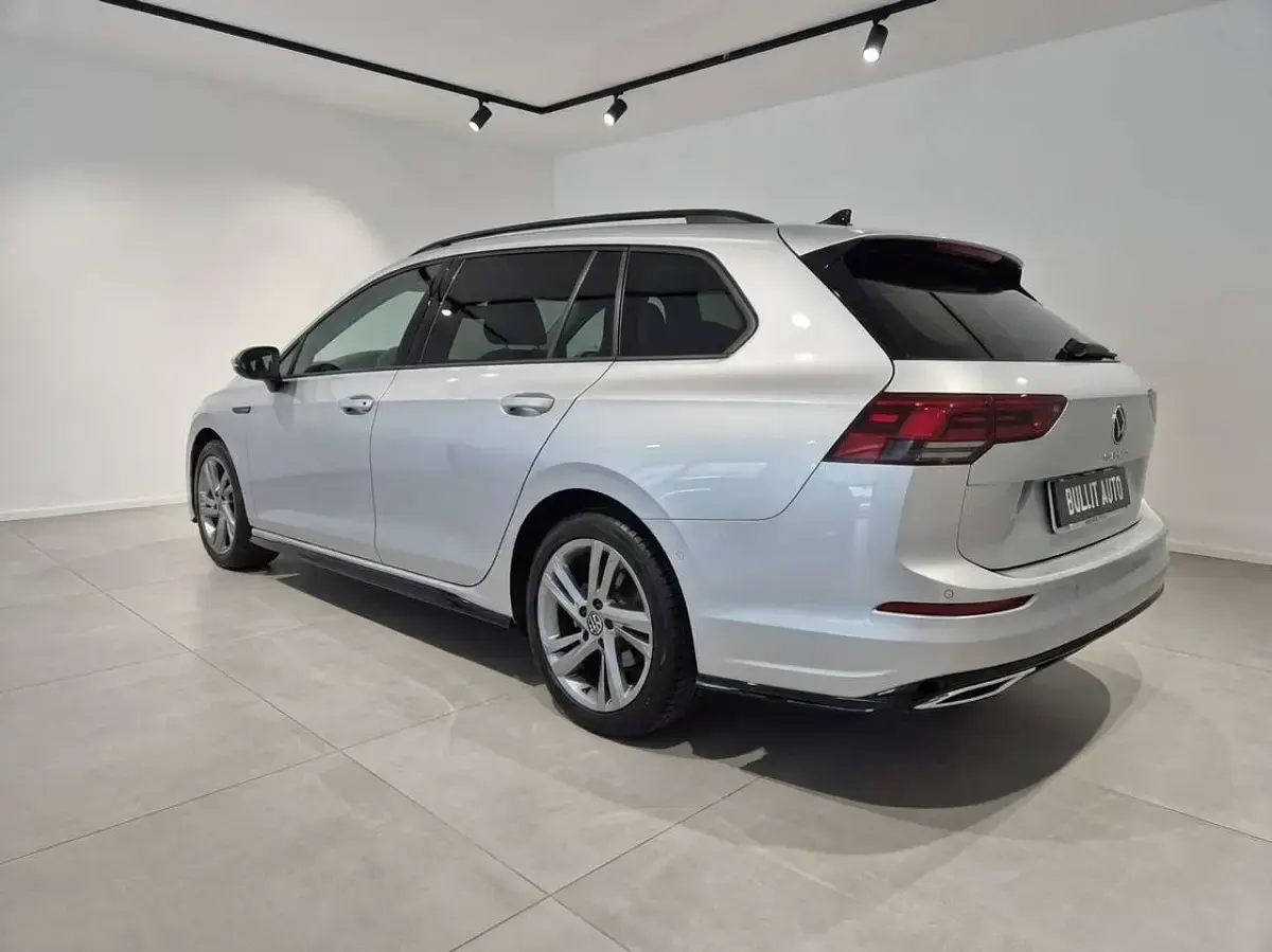 Usata VW Golf VIII R-line 150 CV (110 kW) 2023 Argento Station wagon