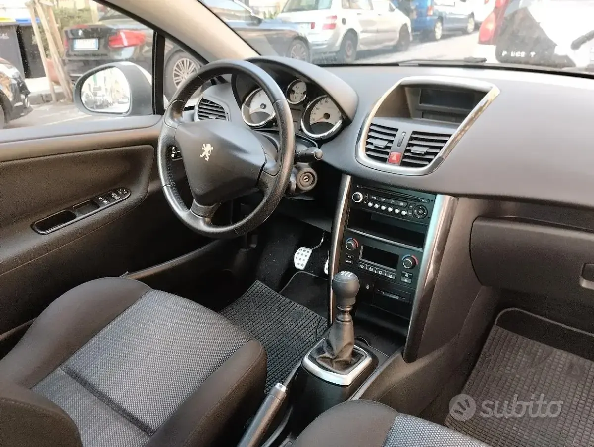 Usata Peugeot 207 CC 110 CV (80 kW) 2011 Grigio Cabrio