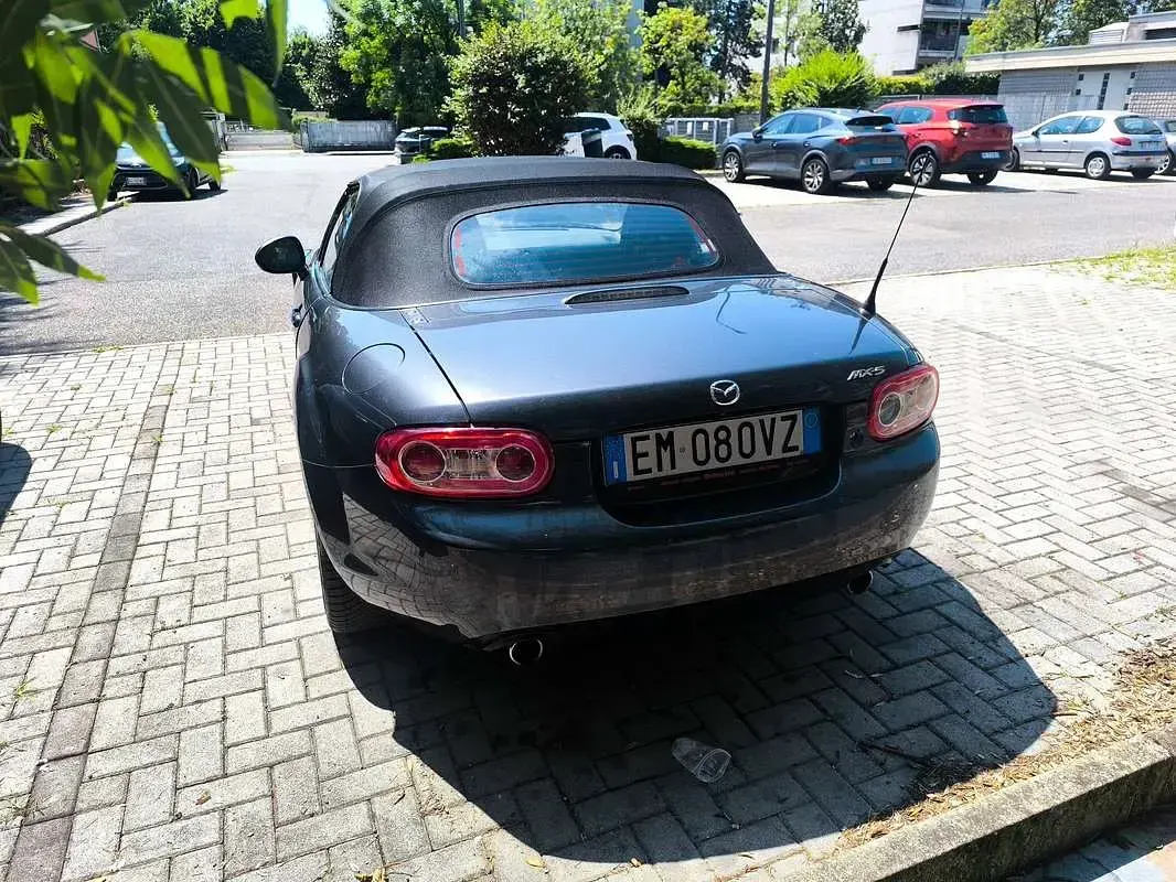 Usata Mazda MX5 126 CV (92 kW) 2012 Blu/azzurro Cabrio