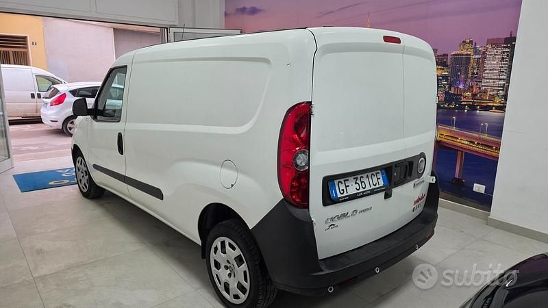 Usata Fiat Doblò S 105 CV (77 kW) 2021 Bianco Monovolume