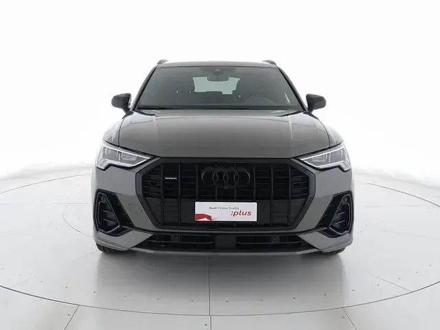 Usata Audi Q3 S-Line 150 CV (110 kW) 2023 Grigio chronos metallizzato SUV