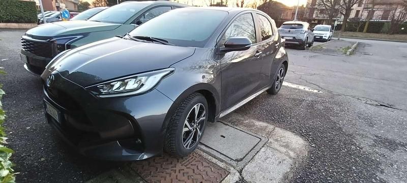 Usata Toyota Yaris Hybrid Trend 92 CV (67 kW) 2024 Berlina