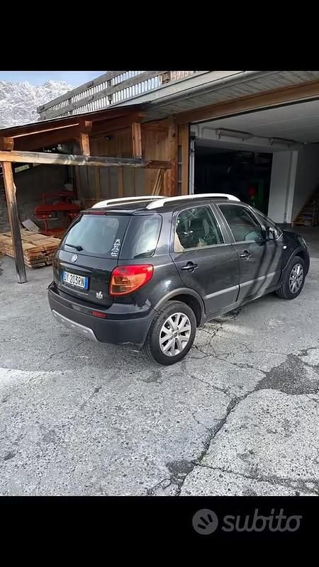 Usata Fiat Sedici 120 CV (88 kW) 2009 Nero SUV