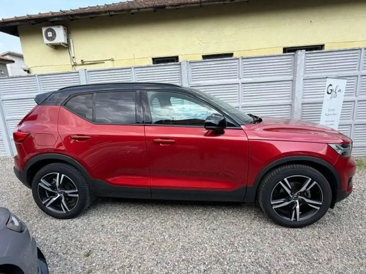 Usata Volvo XC40 R-Design 163 CV (119 kW) 2021 Rosso SUV