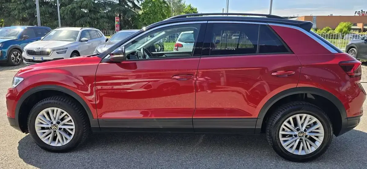 Usata VW T-Roc Style 116 CV (85 kW) 2023 Rosso SUV