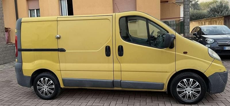 Usata Opel Vivaro 155 CV (114 kW) 2010 Monovolume