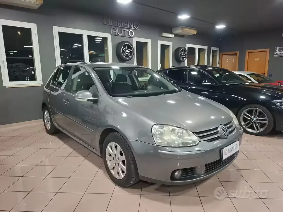 Usata VW Golf V 102 CV (75 kW) 2007 Grigio Berlina