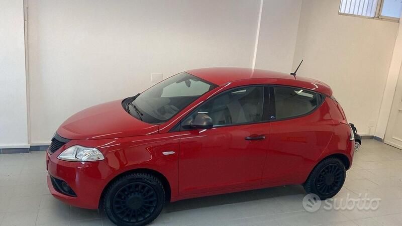 Usata Lancia Ypsilon S 69 CV (50 kW) 2019 Rosso Utilitaria