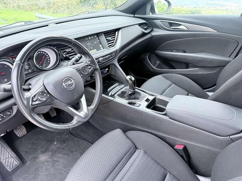 Usata Opel Insignia Business Edition 122 CV (89 kW) 2021 Argento Station wagon