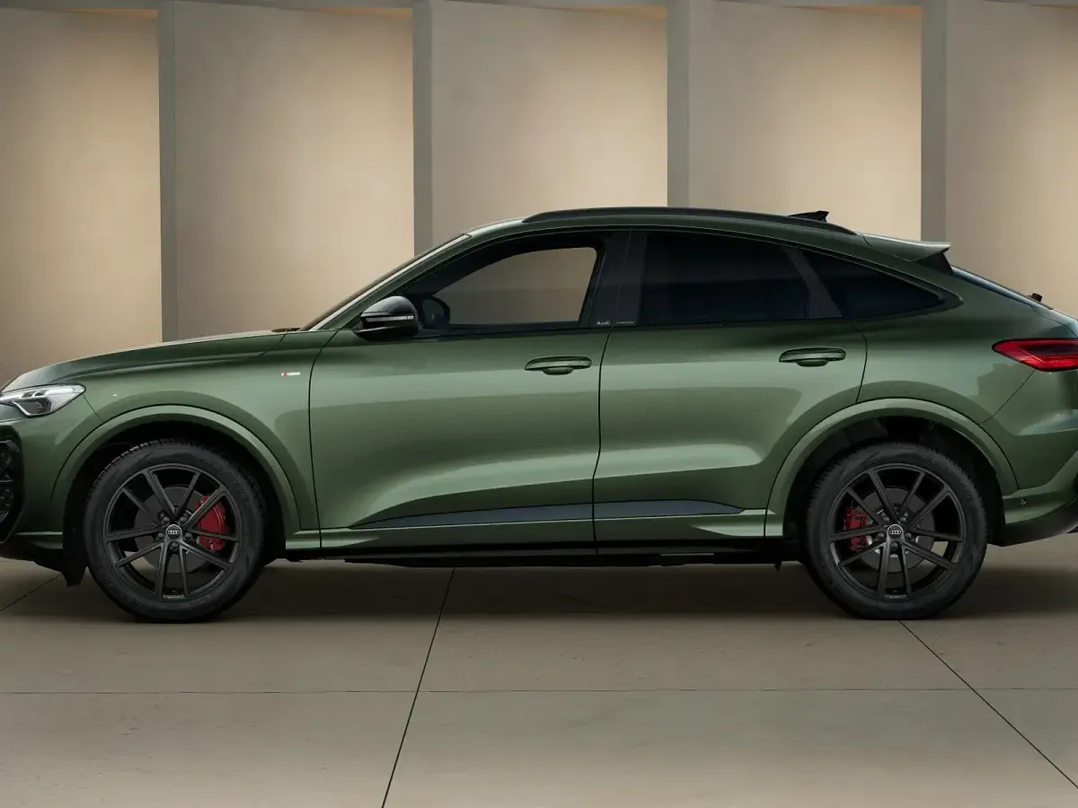 Nuova Audi Q5 Sportback S-Line 204 CV (150 kW) 2026 Verde distretto metallizzato SUV