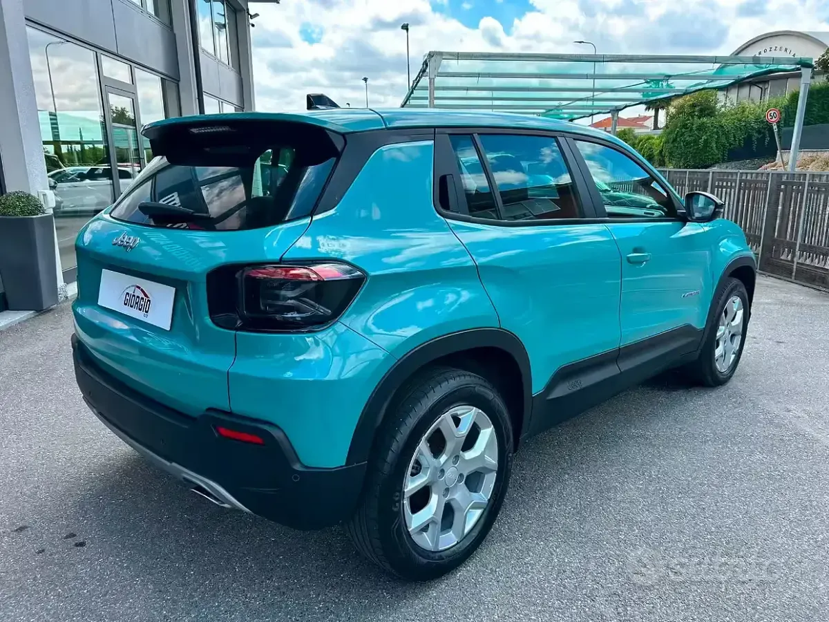 Usata Jeep Avenger Altitude 101 CV (74 kW) 2024 Blu/azzurro SUV