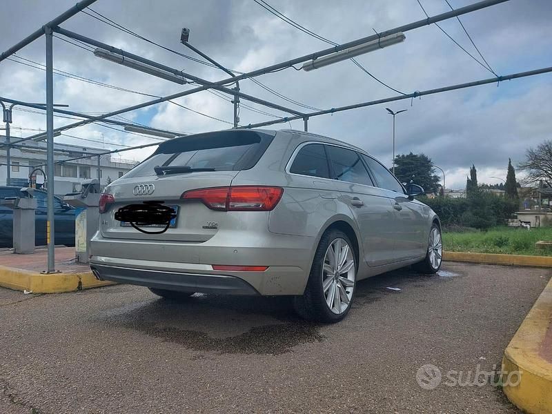 Usata Audi A4 Business 190 CV (139 kW) 2017 Grigio Station wagon