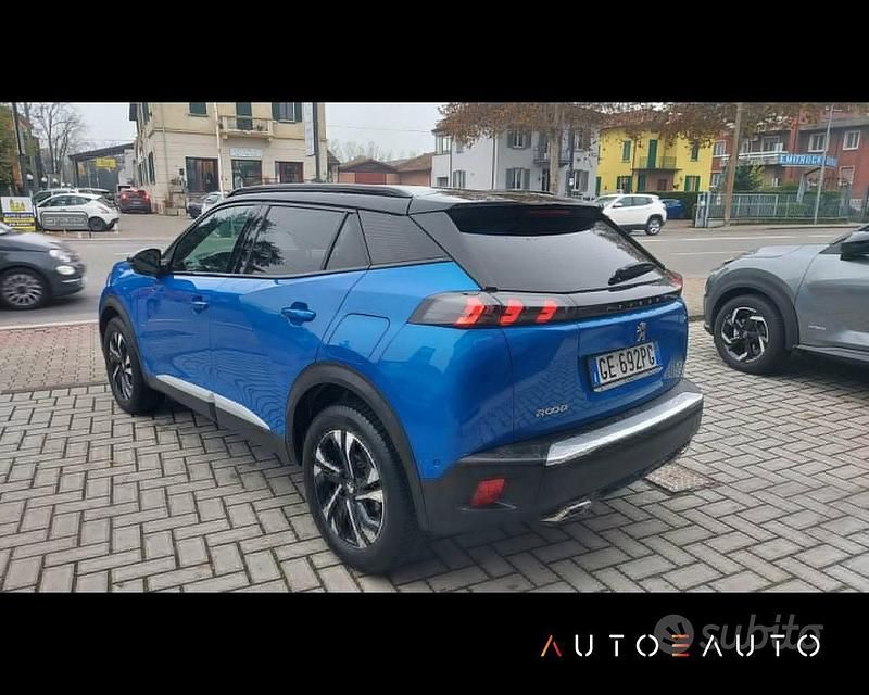 Usata Peugeot 2008 Allure 131 CV (96 kW) 2021 Blu SUV
