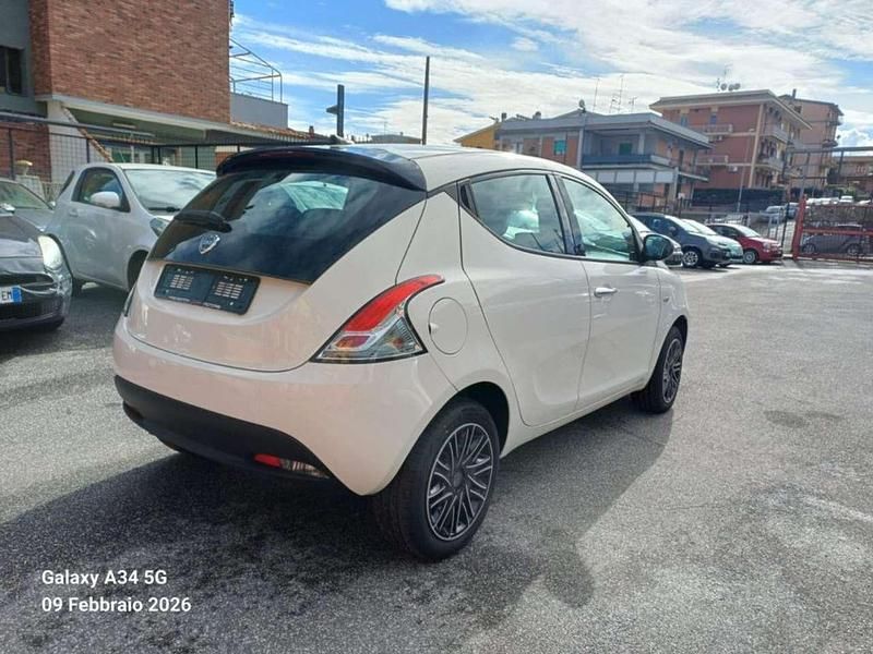 Usata Lancia Ypsilon S 69 CV (50 kW) 2024 Bianco Utilitaria