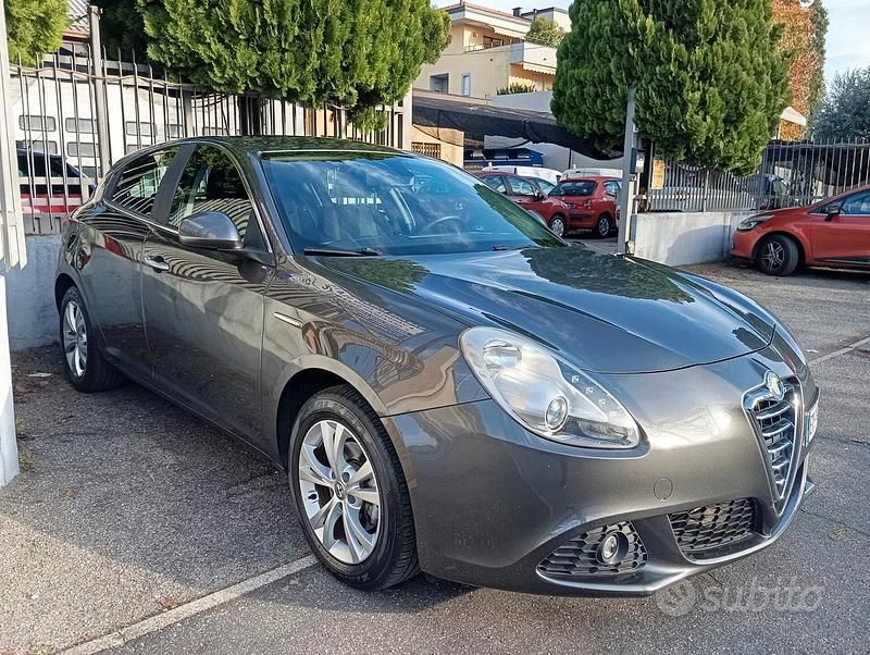 Usata Alfa Romeo Giulietta Exclusive 105 CV (77 kW) 2013 Grigio Berlina