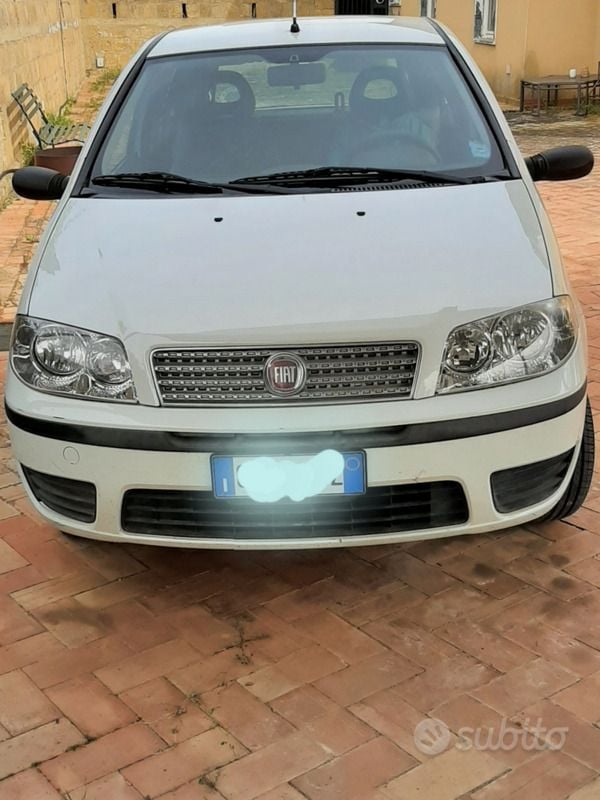 Usata Fiat Punto 60 CV (44 kW) 2009 Bianco Utilitaria
