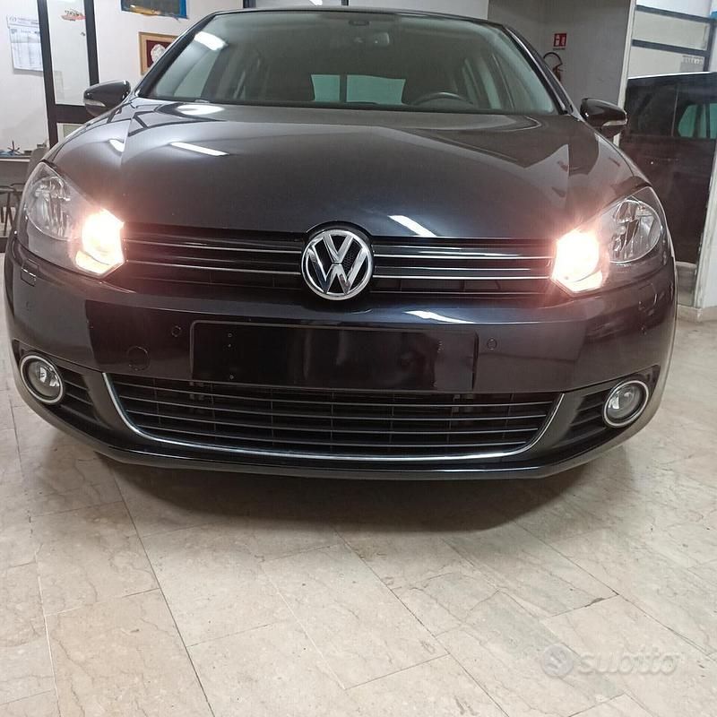 Nero Usata 2011 VW Golf Highline Tre volumi | 7000 € (Cara) - Immagine 1/4