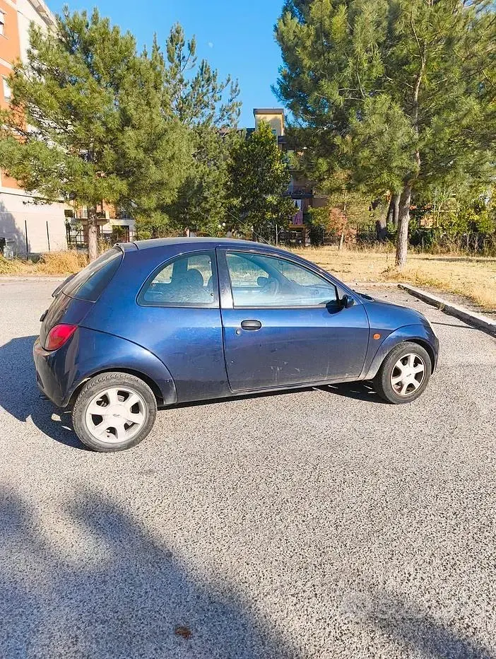 Usata Ford Ka 60 CV (44 kW) 2000 Bluazzurro Utilitaria