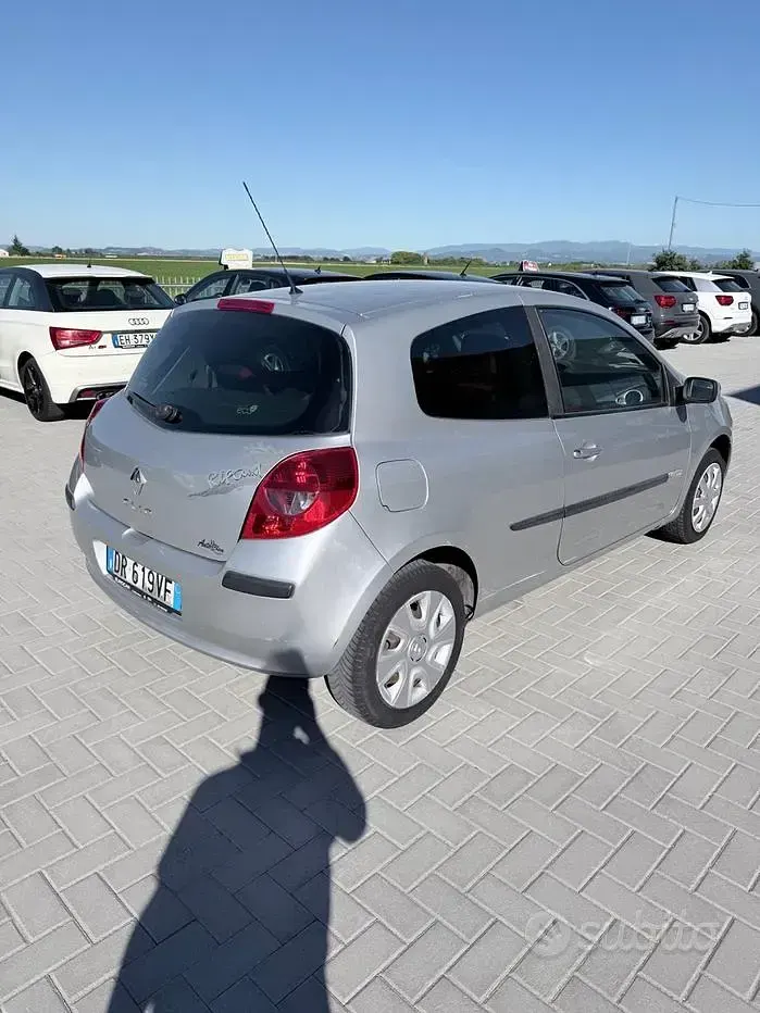 Usata Renault Clio II 75 CV (55 kW) 2008 Grigio Furgone
