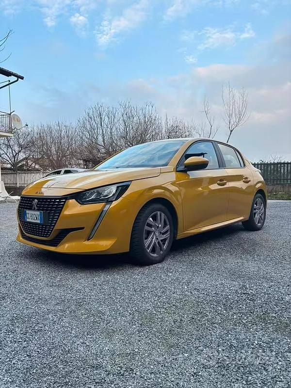 Usata Peugeot 208 75 CV (55 kW) 2020 Giallo Utilitaria