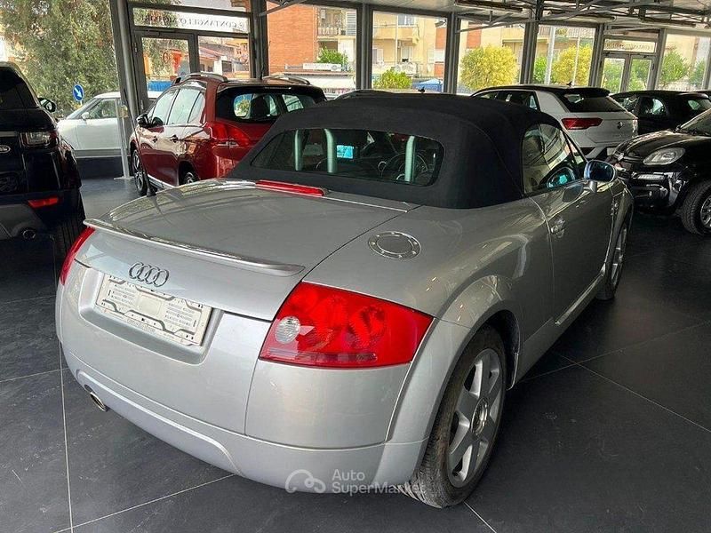 Usata Audi TT Roadster 180 CV (132 kW) 2002 Argento Cabrio