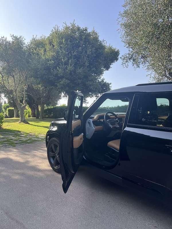 Usata Land Rover Defender HSE 200 CV (147 kW) 2023 Nero SUV