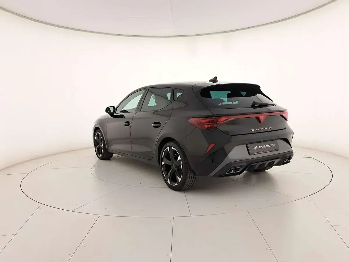 Usata Cupra Leon 150 CV (110 kW) 2025 Nero midnight Berlina